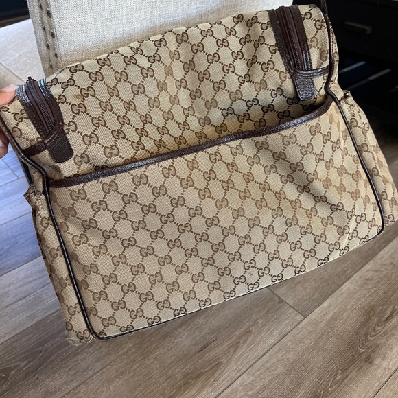 Authentic Gucci GG Diaper Crossbody Messenger Bag - Picture 5 of 16